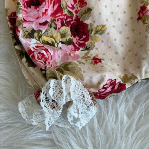 Sleeveless Bubble Romper w/Contrasting Straps & Lace Trim (Size 6-9 months) - Picture 4 of 6